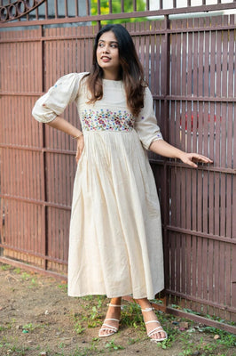 Noor-E-Khaas – Elegant Off-White Summer Dress