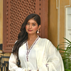 Serene Pearl – White Muslin Ethnic Set with Floral Threadwork & Dupatta