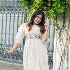 Noor-E-Khaas – Elegant Off-White Summer Dress
