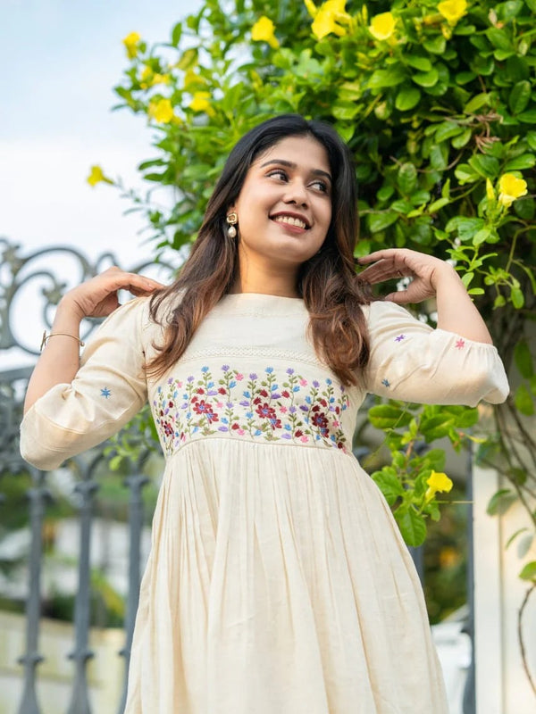 Noor-E-Khaas – Elegant Off-White Summer Dress