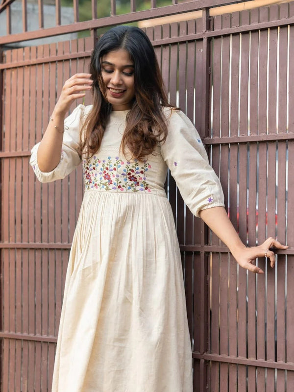 Noor-E-Khaas – Elegant Off-White Summer Dress